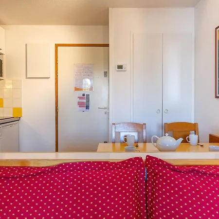 아파트 2 Pieces A Pour 4 Personnes Avec Balcon, Proche Pistes Et Commerces - Fr-1-353-44 *